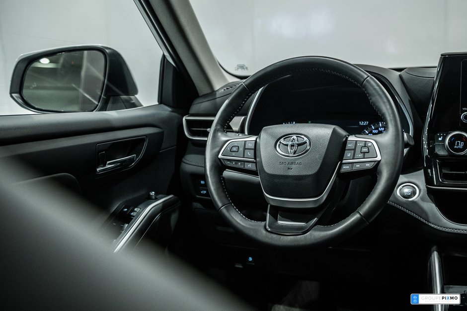 Toyota Highlander XLE / AWD / CUIR / APPLE CARPLAY / TOIT OUVRANT+++ 2024-34