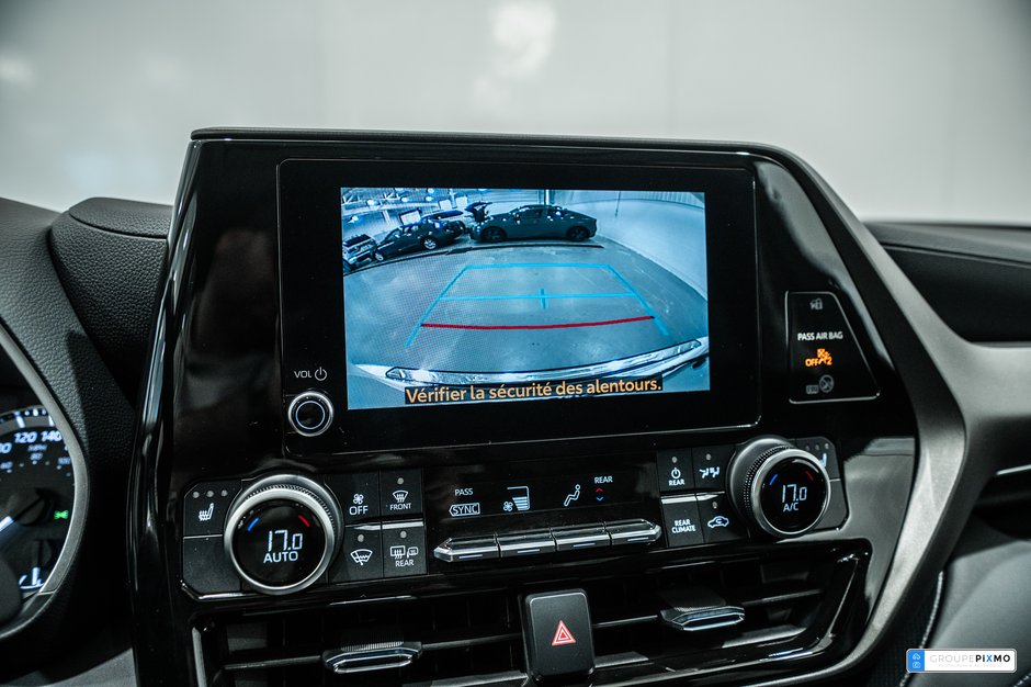 Toyota Highlander XLE / AWD / CUIR / APPLE CARPLAY / TOIT OUVRANT+++ 2024-23