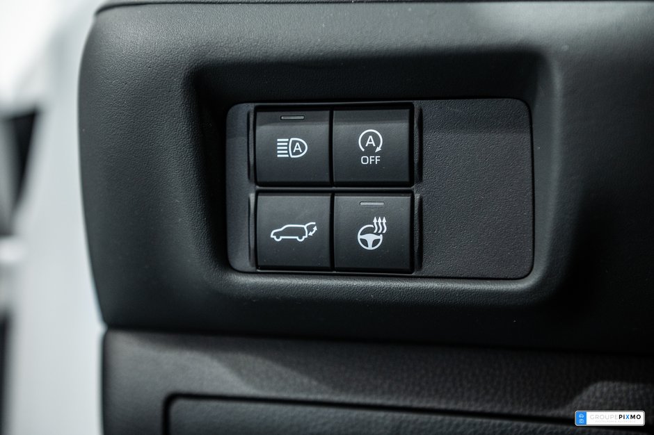 Toyota Highlander XLE / AWD / CUIR / APPLE CARPLAY / TOIT OUVRANT+++ 2024-18