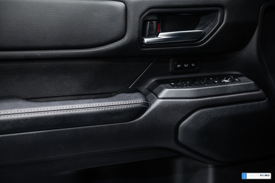 2025 Toyota Land Cruiser PREMIUM / CUIR / APPLE CARPLAY / TOIT OUVRANT +++-13