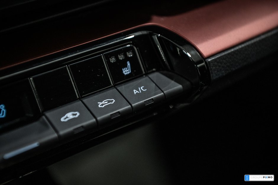 Toyota Prius Prime SE / APPLE CARPLAY / SIÈGES CHAUFFANTS / CAMÉRA ++ 2024-23