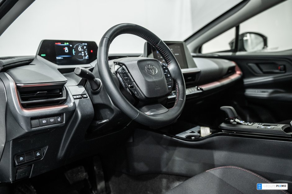 Toyota Prius Prime SE / APPLE CARPLAY / SIÈGES CHAUFFANTS / CAMÉRA ++ 2024-14