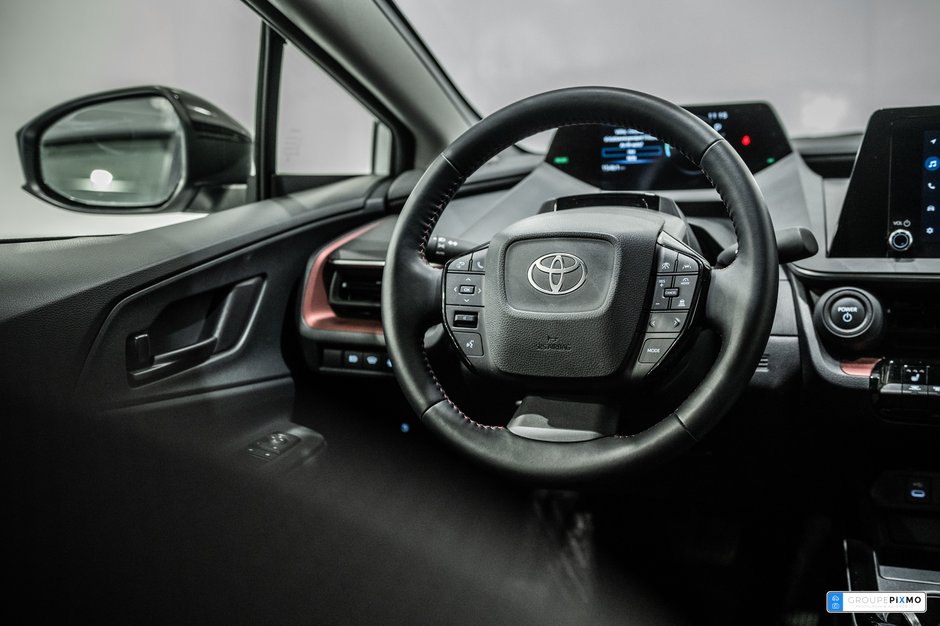 Toyota Prius Prime SE / APPLE CARPLAY / SIÈGES CHAUFFANTS / CAMÉRA ++ 2024-30