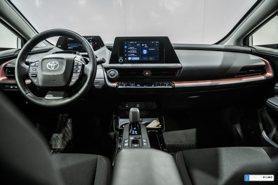 Toyota Prius Prime SE / APPLE CARPLAY / SIÈGES CHAUFFANTS / CAMÉRA ++ 2024-29