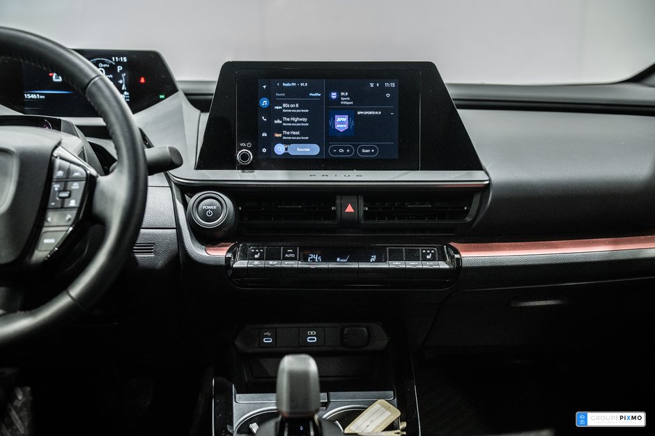 Toyota Prius Prime SE / APPLE CARPLAY / SIÈGES CHAUFFANTS / CAMÉRA ++ 2024-31