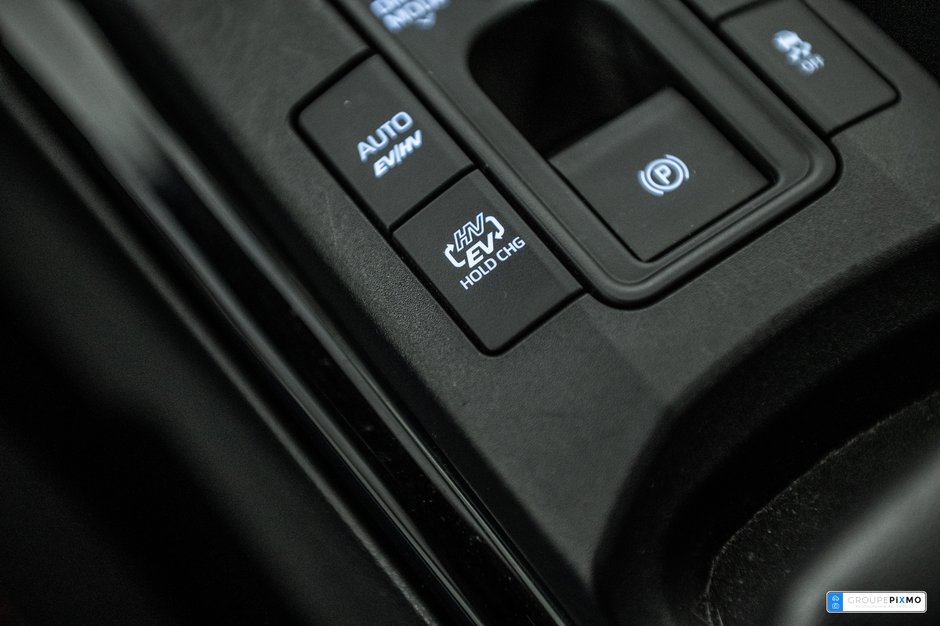 Toyota Prius Prime SE / APPLE CARPLAY / SIÈGES CHAUFFANTS / CAMÉRA ++ 2024-27