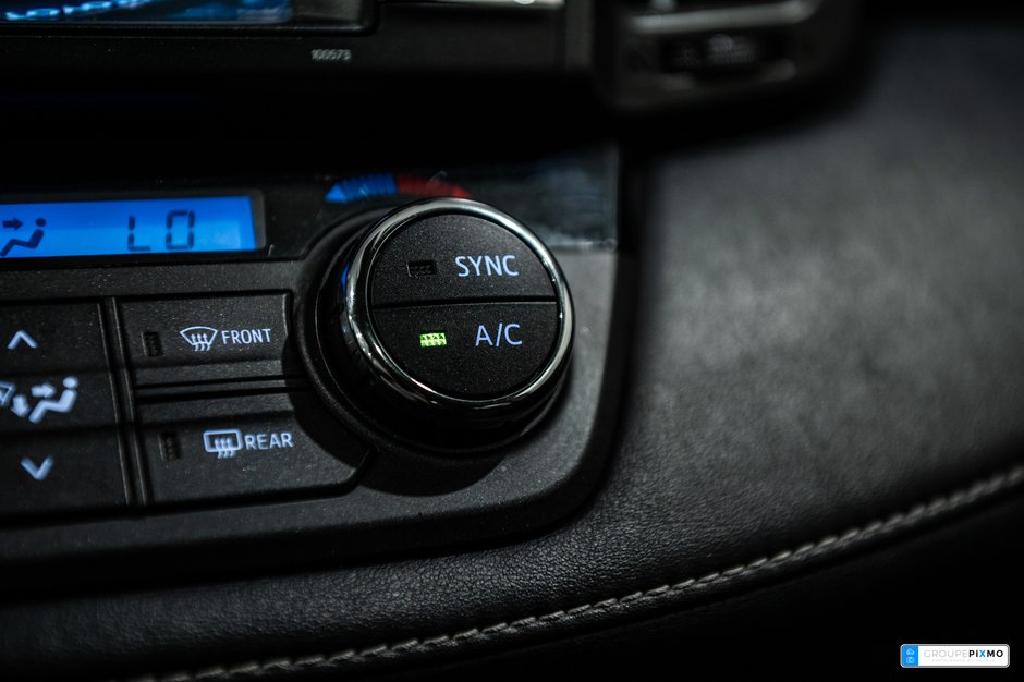 Toyota RAV4 Hybride XLE / AWD / TOIT / CAMERA +++ 2017-24
