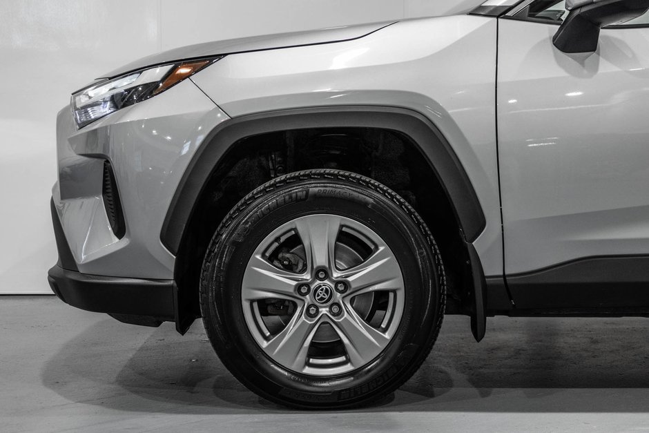 2023 Toyota RAV4 Hybride XLE / HYBRIDE / AWD / APPLE CARPLAY / TOIT OUVRANT-5