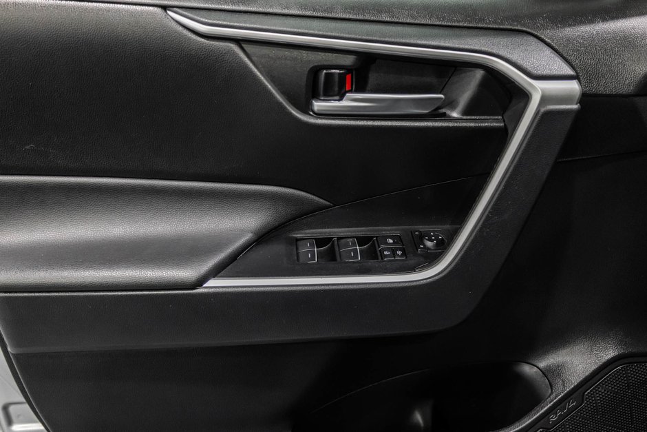 2023 Toyota RAV4 Hybride XLE / HYBRIDE / AWD / APPLE CARPLAY / TOIT OUVRANT-14