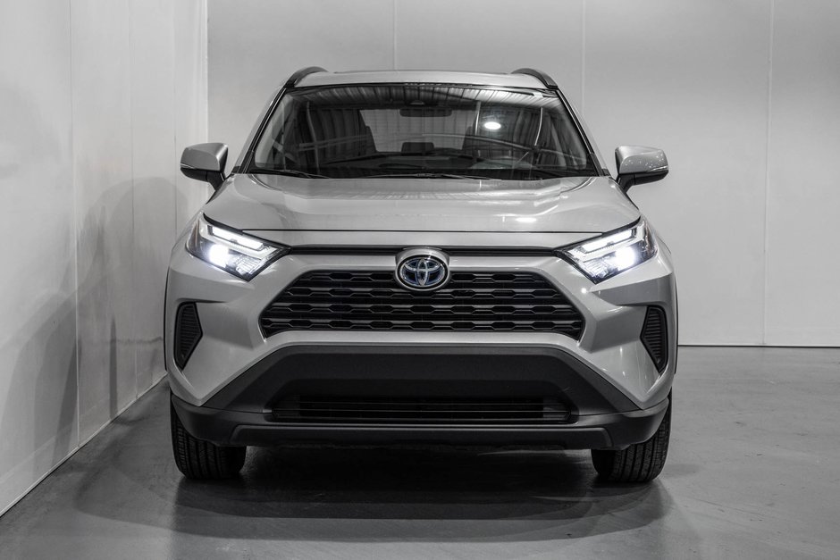 2023 Toyota RAV4 Hybride XLE / HYBRIDE / AWD / APPLE CARPLAY / TOIT OUVRANT-1