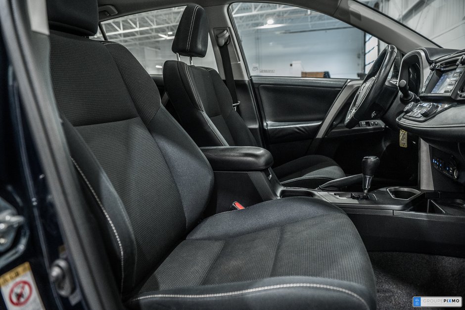 2017 Toyota RAV4 XLE / AWD / CAMÉRA DE RECUL / TOIT OUVRANT++-31