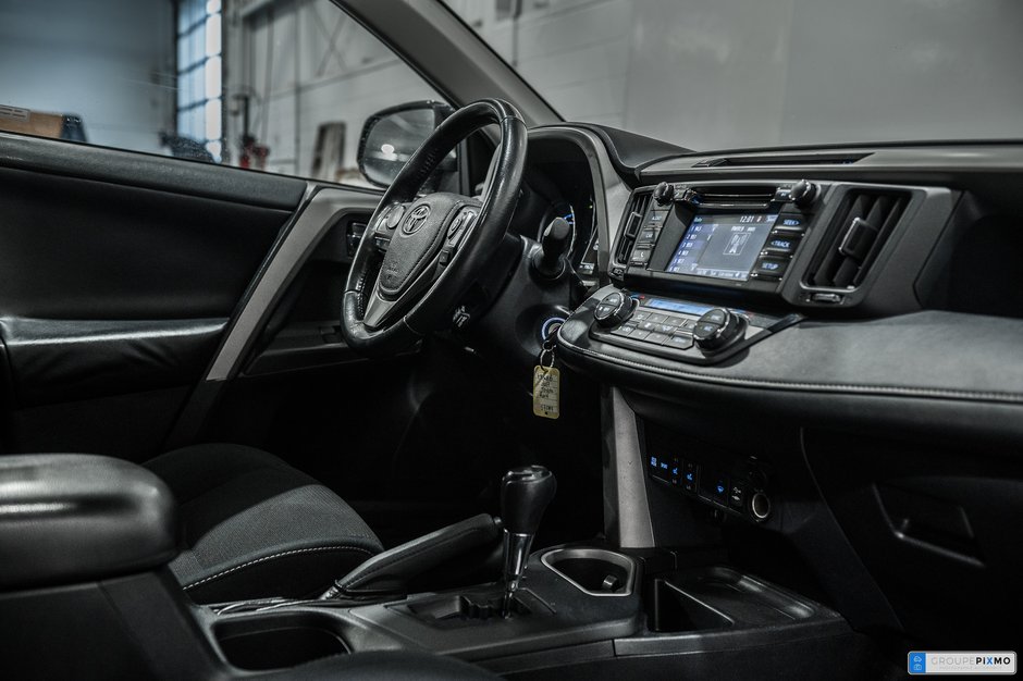2017 Toyota RAV4 XLE / AWD / CAMÉRA DE RECUL / TOIT OUVRANT++-30
