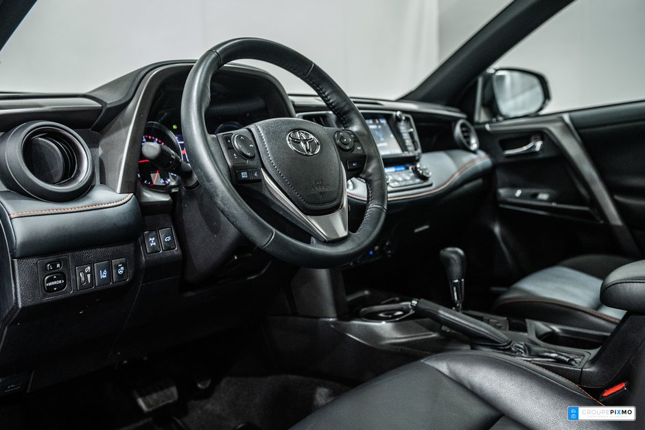 2018 Toyota RAV4 SE / AWD / CUIR / TOIT OUVRANT / CAMÉRA DE RECUL++-16