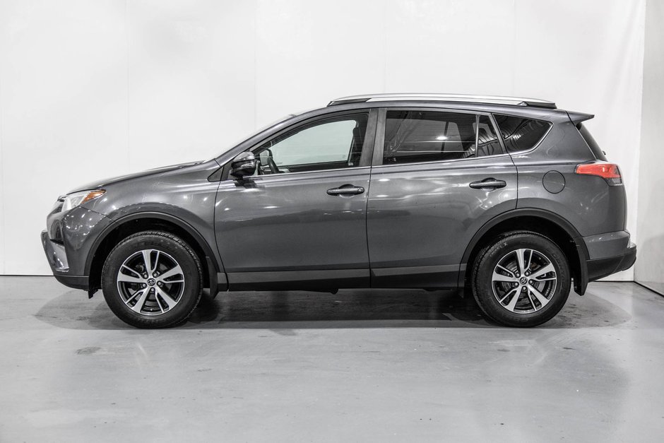 2018 Toyota RAV4 LE / FWD / SIÈGES CHAUFFANTS / CAMÉRA DE RECUL+++-6