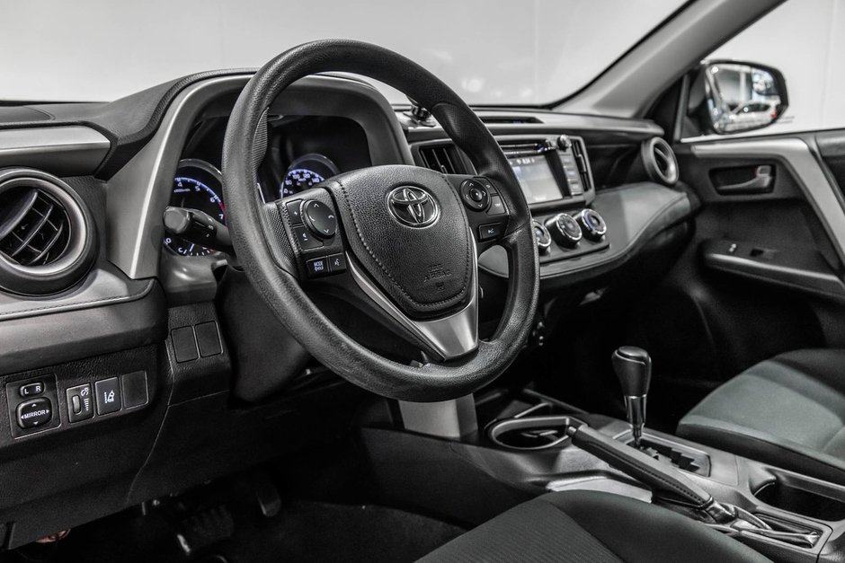 2018 Toyota RAV4 LE / FWD / SIÈGES CHAUFFANTS / CAMÉRA DE RECUL+++-14