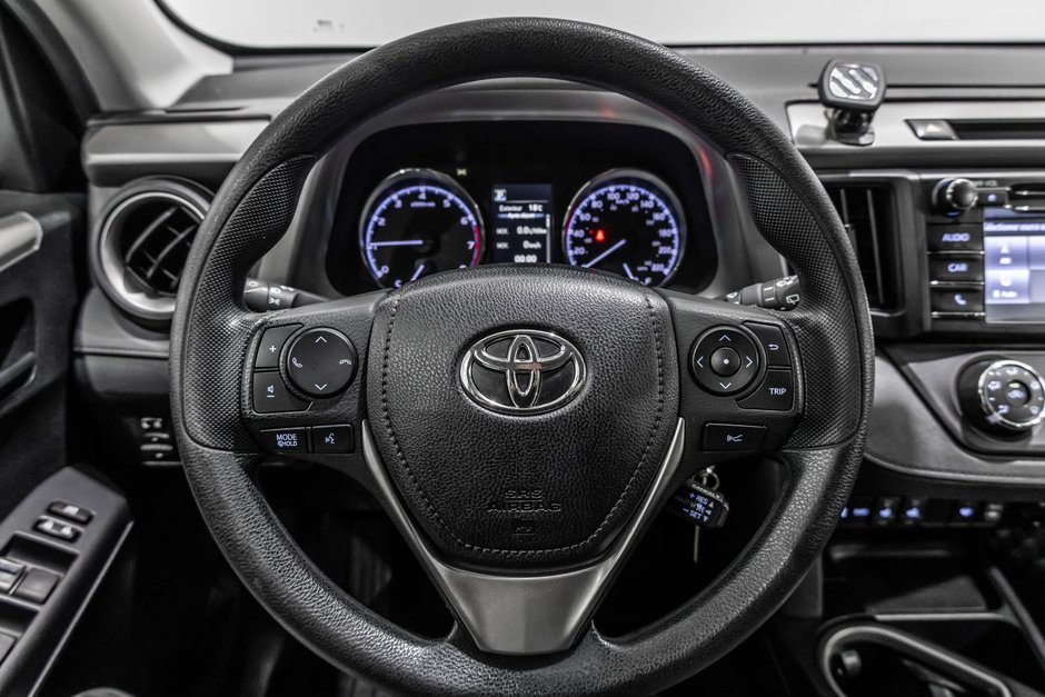 2018 Toyota RAV4 LE / FWD / SIÈGES CHAUFFANTS / CAMÉRA DE RECUL+++-16