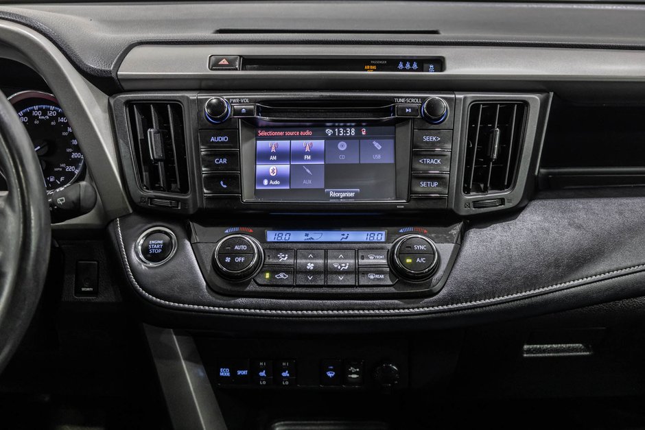 2018 Toyota RAV4 TRAIL / REMORQUAGE 3500LBS / TOIT OUVRANT+++-31