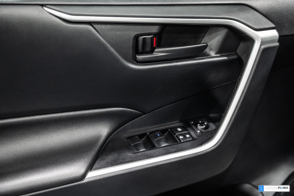 2019 Toyota RAV4 LE / FWD / APPLE CARPLAY / SIÈGES CHAUFFANTS +++-12