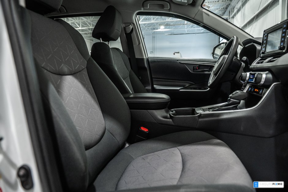 2019 Toyota RAV4 LE / FWD / APPLE CARPLAY / SIÈGES CHAUFFANTS +++-31