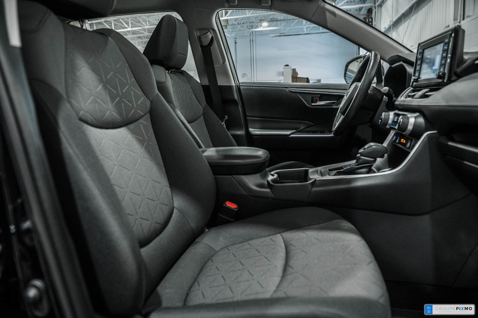 Toyota RAV4 2020+XLE+AWD+TOIT+APPLE CARPLAY+MAGS+++ 2020-31