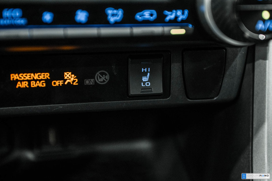 Toyota RAV4 2020+XLE+AWD+TOIT+APPLE CARPLAY+MAGS+++ 2020-23
