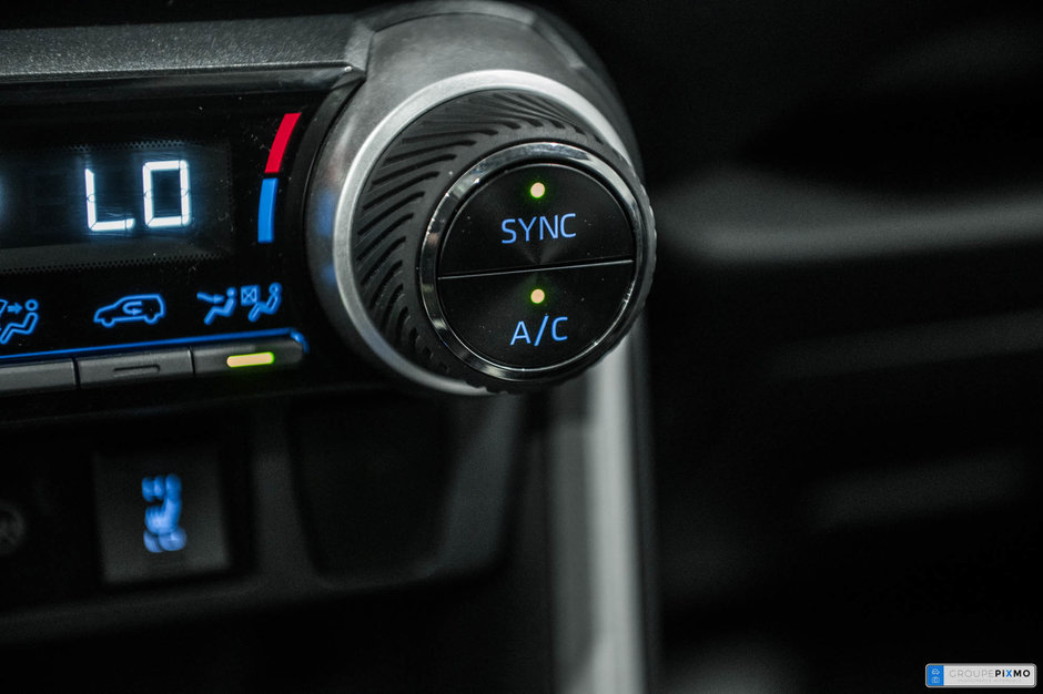 Toyota RAV4 2020+XLE+AWD+TOIT+APPLE CARPLAY+MAGS+++ 2020-22