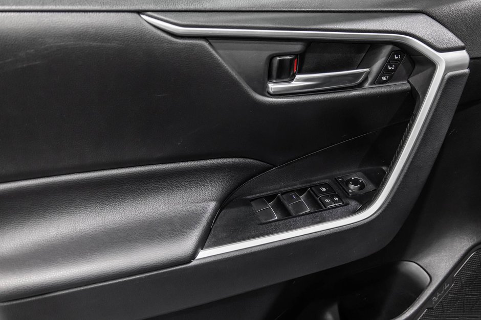 2020 Toyota RAV4 XLE/AWD/PREMIUM/APPLE CARPLAY/TOIT OUVRANT++-13