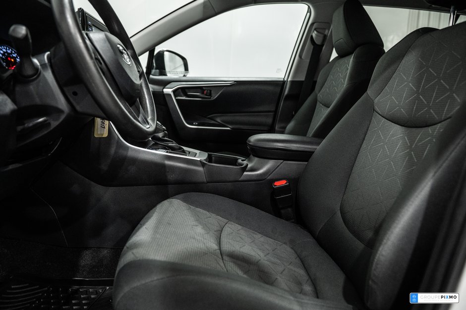 Toyota RAV4 LE / FWD / APPLE CARPLAY / CAMÉRA DE RECUL ++ 2021-13