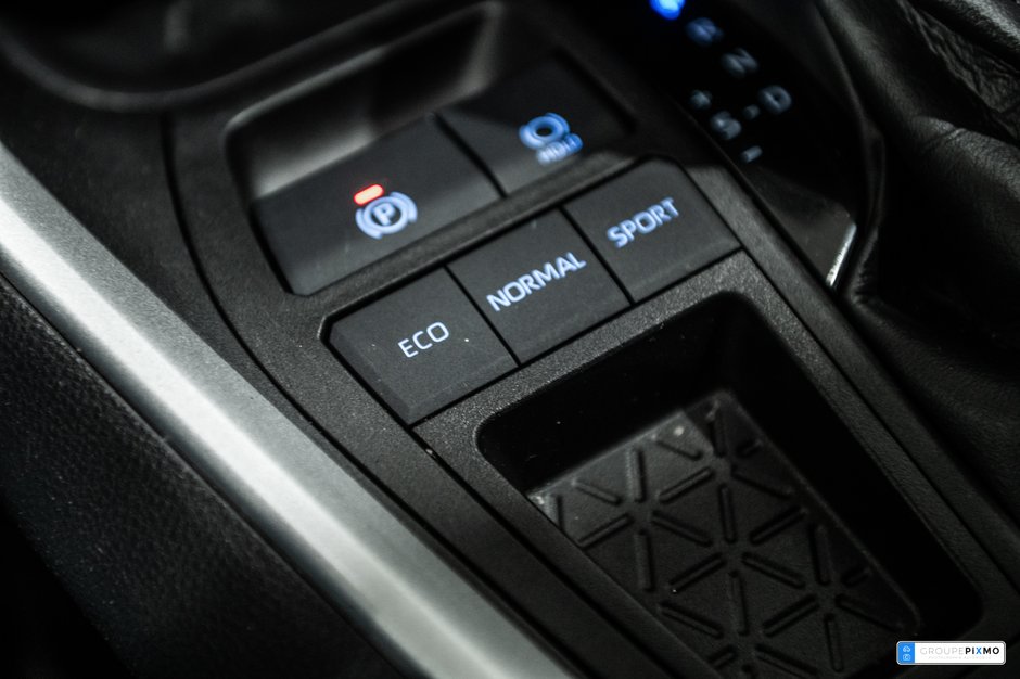 Toyota RAV4 LE / FWD / APPLE CARPLAY / CAMÉRA DE RECUL ++ 2021-25