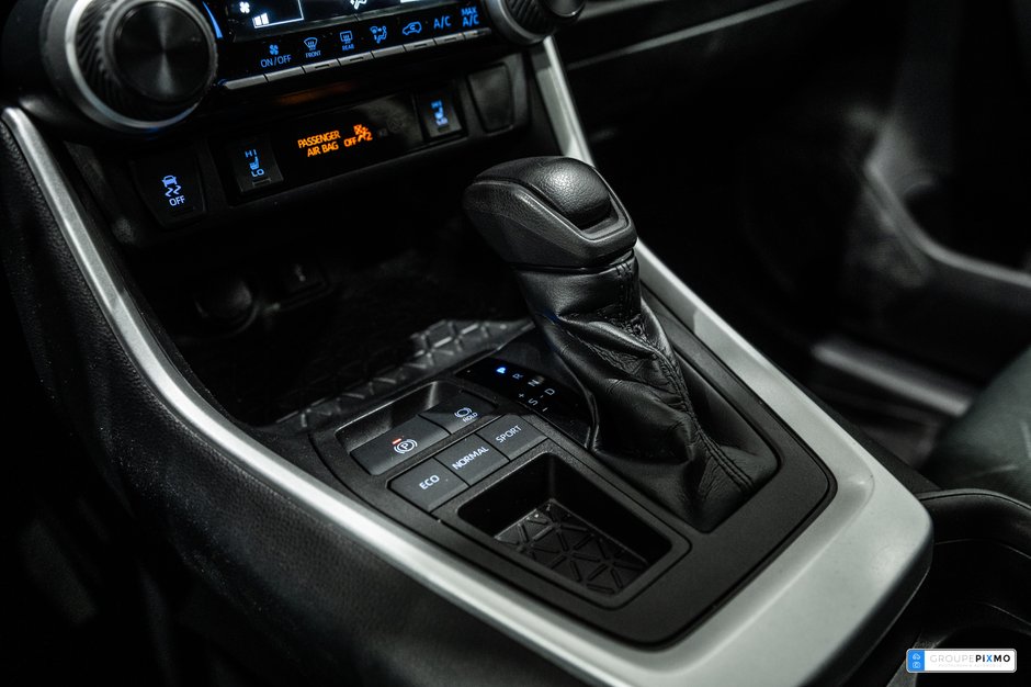 Toyota RAV4 LE / FWD / APPLE CARPLAY / CAMÉRA DE RECUL ++ 2021-24