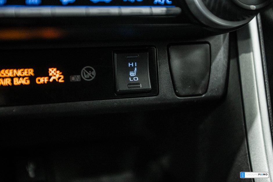 Toyota RAV4 LE / FWD / APPLE CARPLAY / CAMÉRA DE RECUL ++ 2021-22