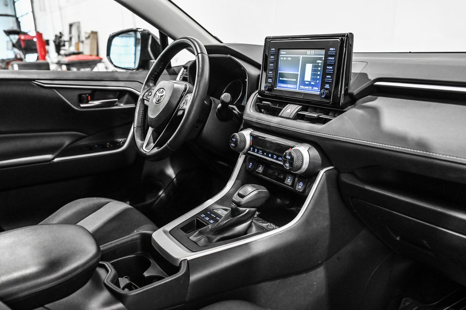 Toyota RAV4 XLE / AWD / TOIT OUVRANT / APPLE CARPLAY / CAMÉRA+ 2021-26