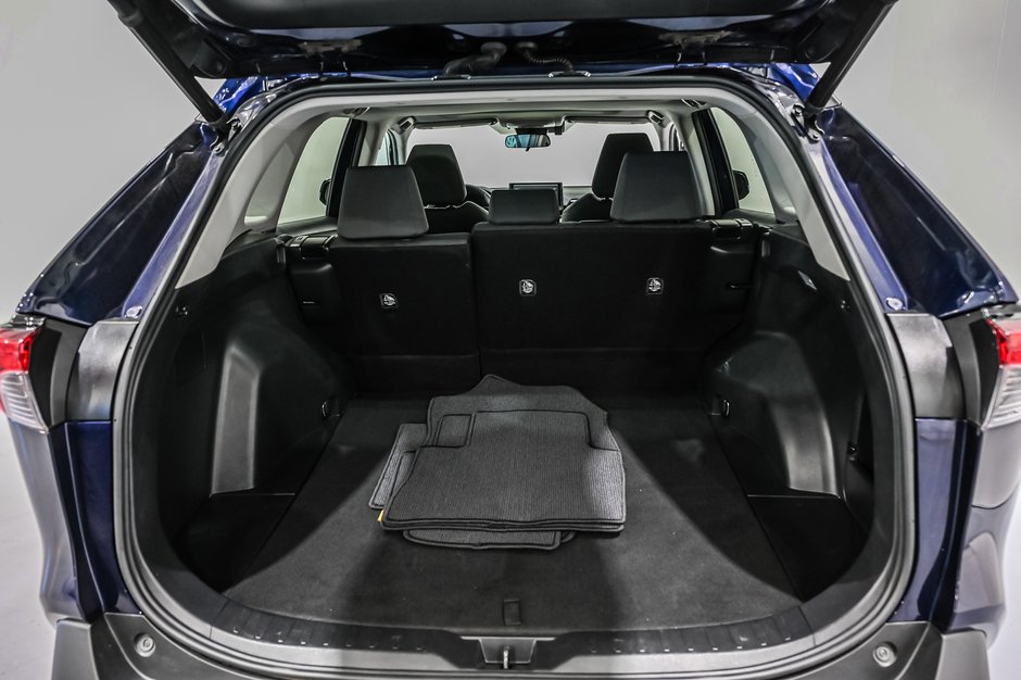 Toyota RAV4 XLE / AWD / TOIT OUVRANT / APPLE CARPLAY / CAMÉRA+ 2021-10