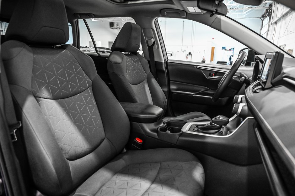 Toyota RAV4 XLE / AWD / TOIT OUVRANT / APPLE CARPLAY / CAMÉRA+ 2021-27