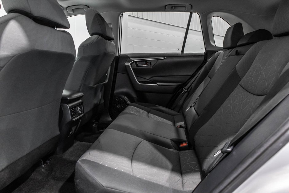 2021 Toyota RAV4 XLE / AWD / TOIT OUVRANT / APPLE CARPLAY / CAMÉRA+-30