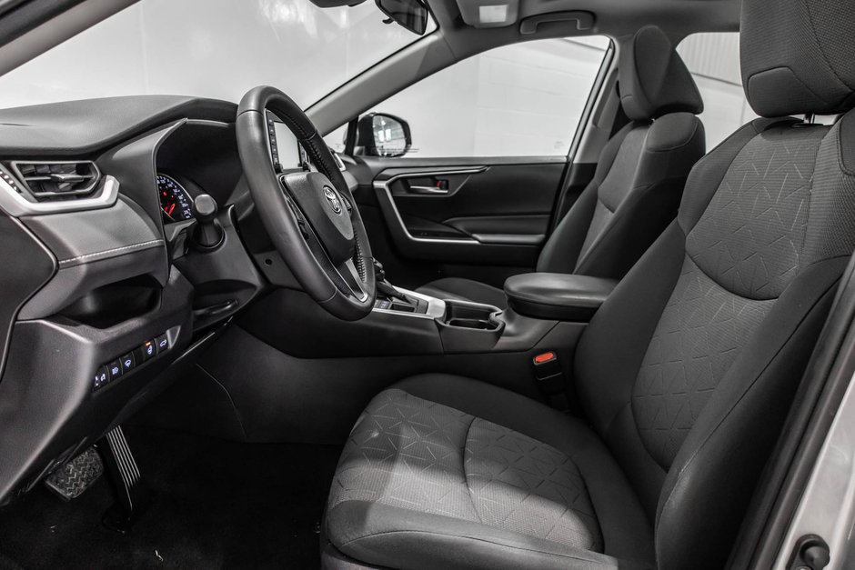 2021 Toyota RAV4 XLE / AWD / TOIT OUVRANT / APPLE CARPLAY / CAMÉRA+-16