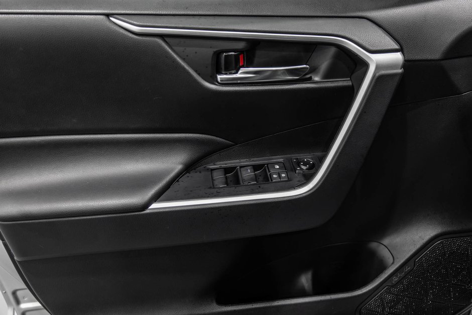 2021 Toyota RAV4 XLE / AWD / TOIT OUVRANT / APPLE CARPLAY / CAMÉRA+-13