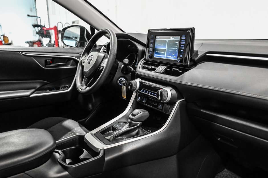 2021 Toyota RAV4 LE / FWD / APPLE CARPLAY / CAMÉRA DE RECUL +++-21