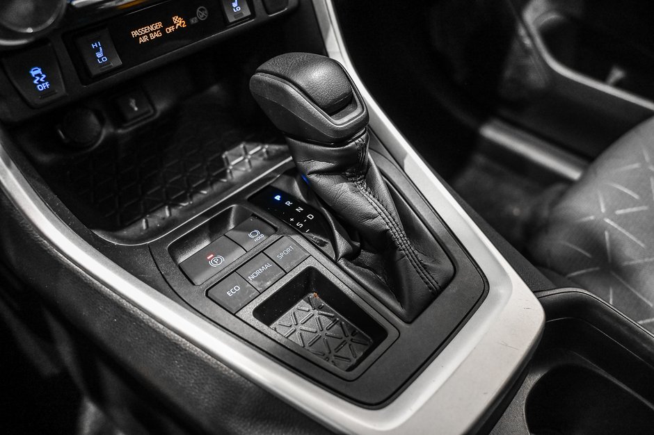 2021 Toyota RAV4 LE / FWD / APPLE CARPLAY / CAMÉRA DE RECUL +++-12