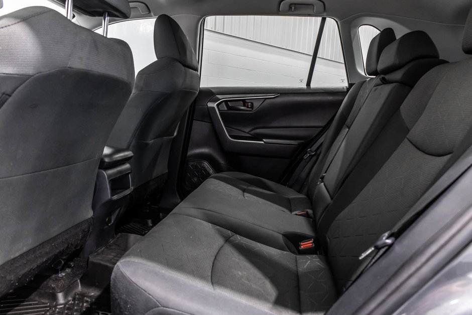 Toyota RAV4 LE / AWD / CAMÉRA DE RECUL / SIÈGES CHAUFFANTS +++ 2021-26