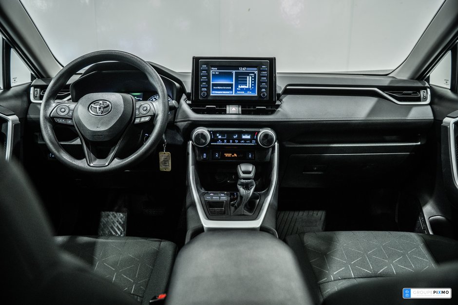 Toyota RAV4 LE / FWD / SIÈGES CHAUFFANTS / CAMÉRA DE RECUL+++ 2022-27