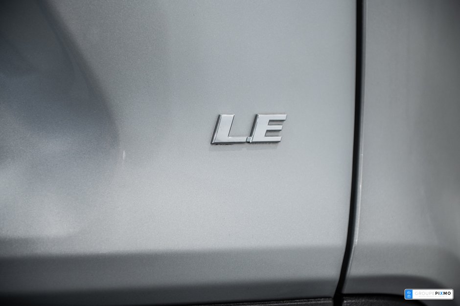 Toyota RAV4 LE / FWD / SIÈGES CHAUFFANTS / CAMÉRA DE RECUL+++ 2022-10