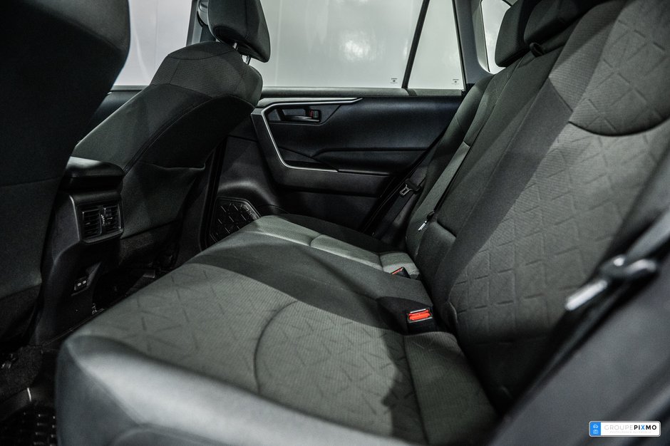 Toyota RAV4 LE / FWD / SIÈGES CHAUFFANTS / CAMÉRA DE RECUL+++ 2022-26