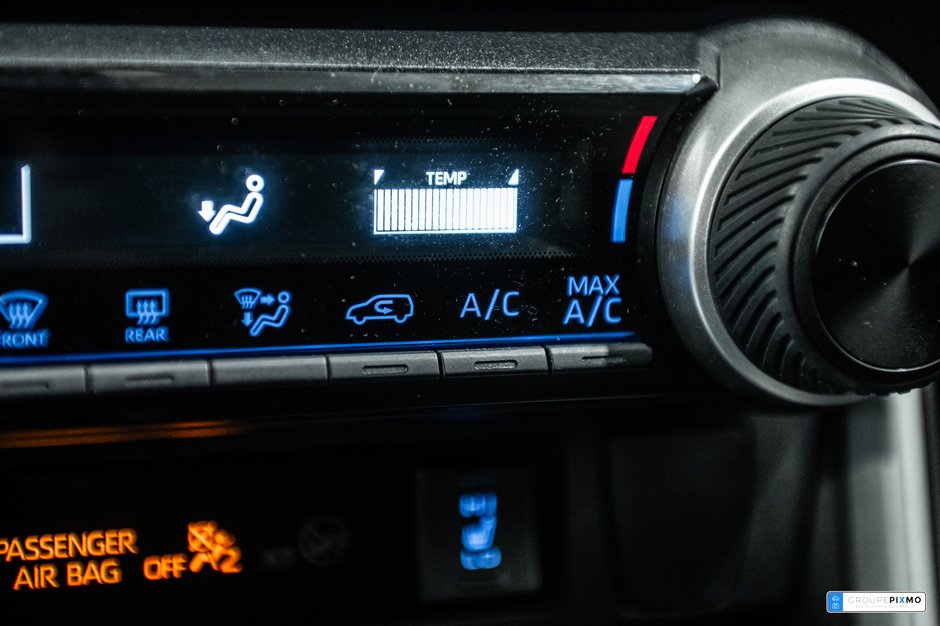 Toyota RAV4 LE / FWD / SIÈGES CHAUFFANTS / CAMÉRA DE RECUL+++ 2022-21