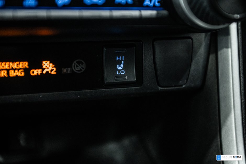 Toyota RAV4 LE / FWD / SIÈGES CHAUFFANTS / CAMÉRA DE RECUL+++ 2022-22
