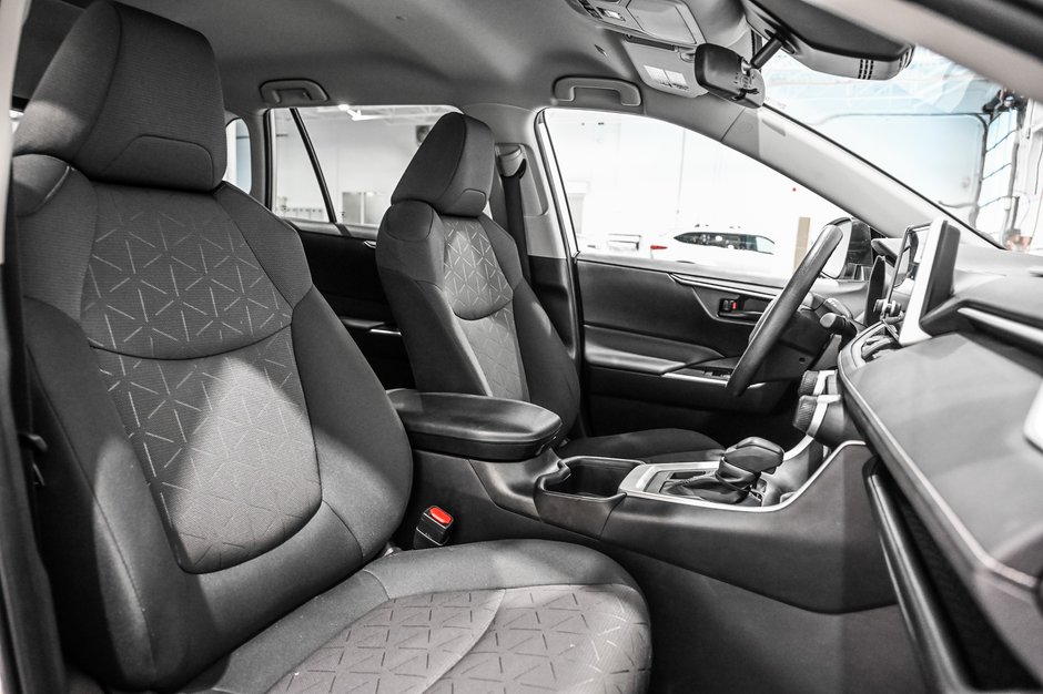 Toyota RAV4 LE / AWD / APPLE CARPLAY / CAMÉRA DE RECUL / +++ 2023-23