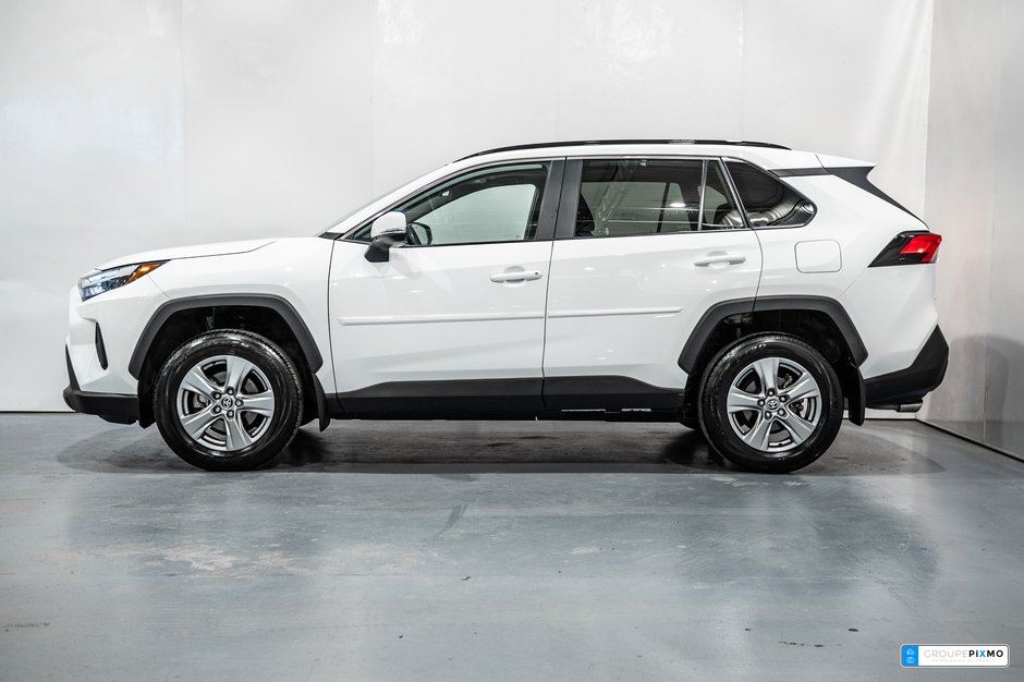2023 Toyota RAV4 XLE / AWD / TOIT / MAGS / CAMÉRA+++-6