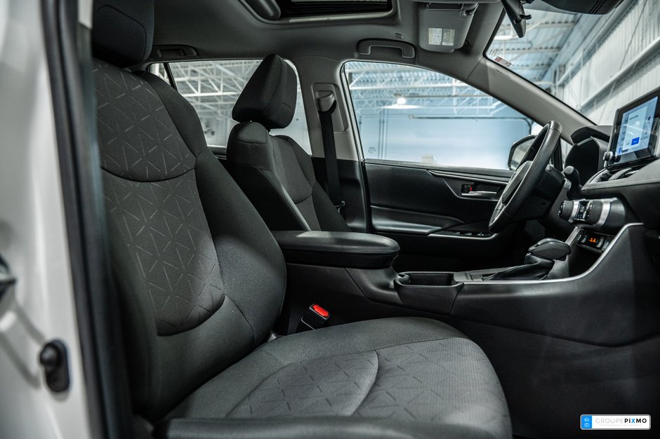 2023 Toyota RAV4 XLE / AWD / TOIT / MAGS / CAMÉRA+++-34