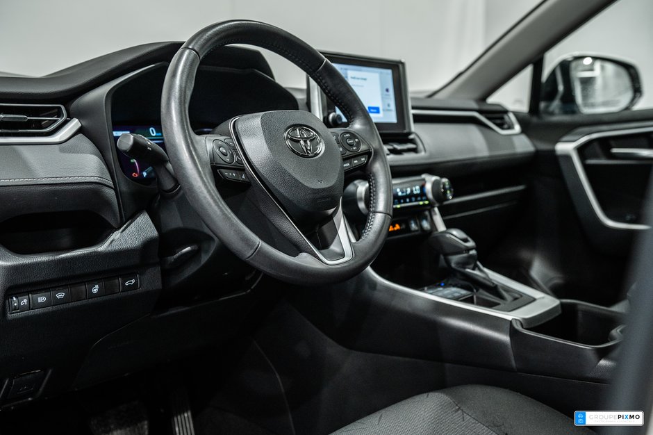 2023 Toyota RAV4 XLE / AWD / TOIT / MAGS / CAMÉRA+++-16