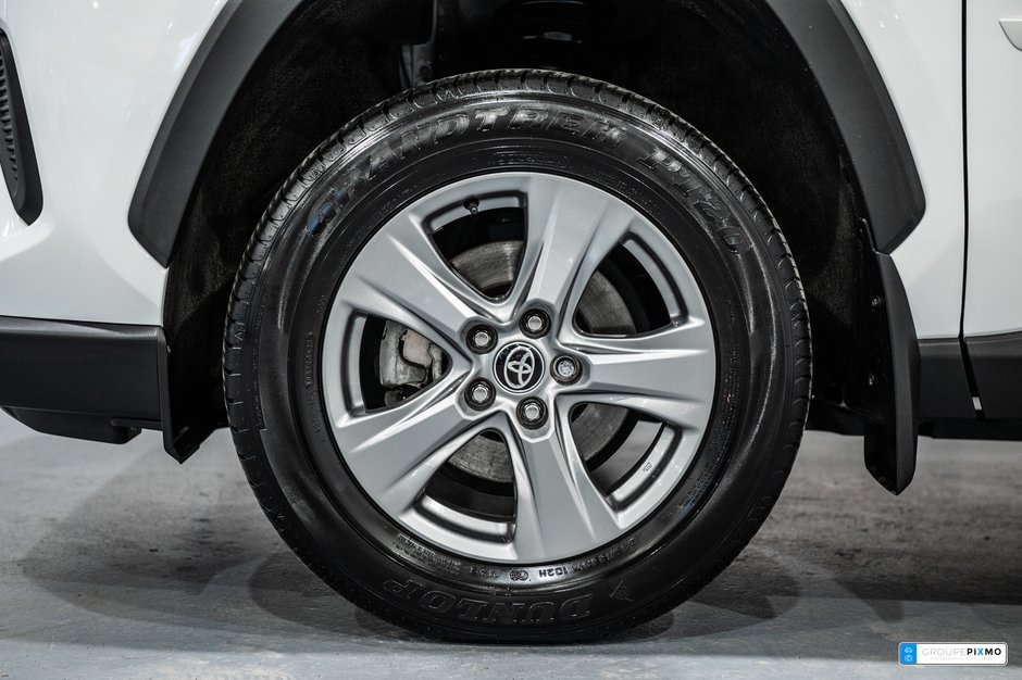 2023 Toyota RAV4 XLE / AWD / TOIT / MAGS / CAMÉRA+++-5